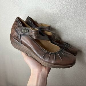 Biza Bailey Brown Orothopedic embossed leather Mary-Jane wedge heels 40 / 8.5-9